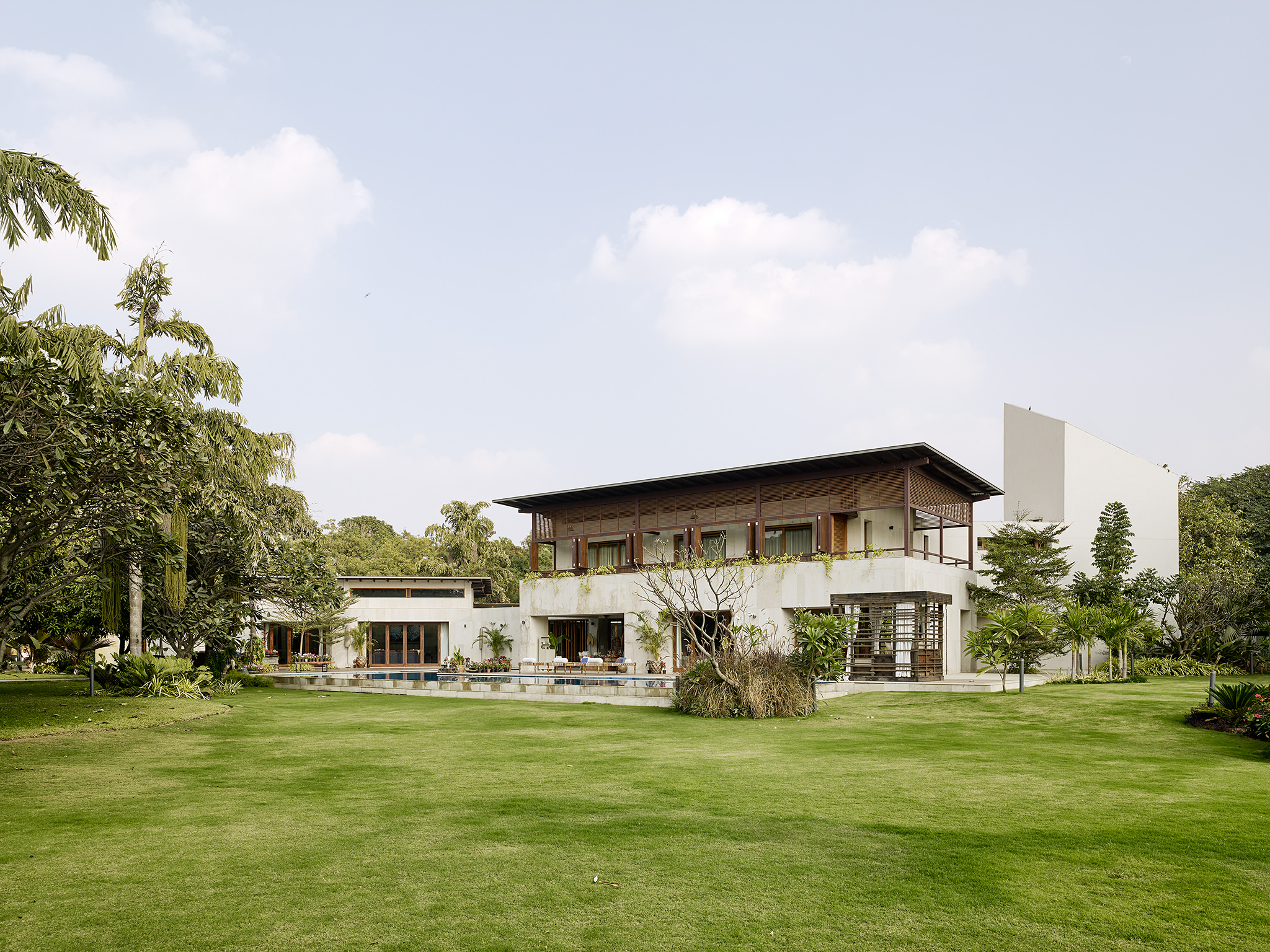 E17621 Alpa 060414 SCREEN